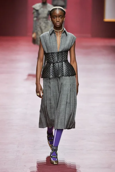 Look 22